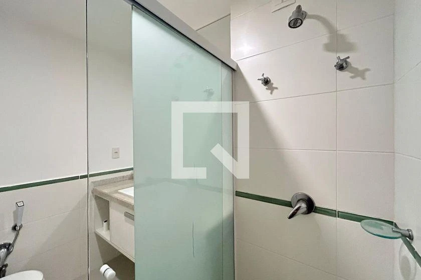 Furnished apartment, 196 m², with a glass-enclosed balcony — photo 44
