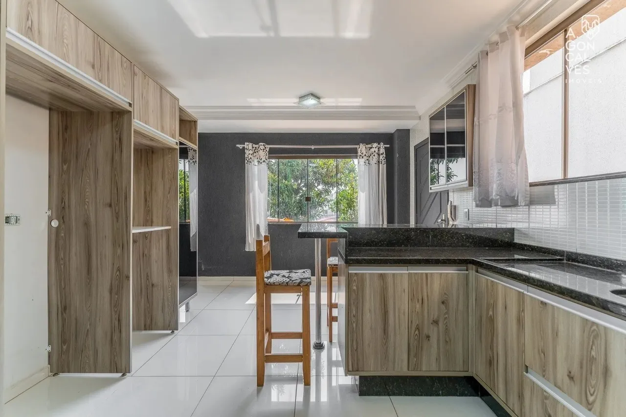 Condominium house with 5 bedrooms, 1 suite and 4 parking spots — photo 9