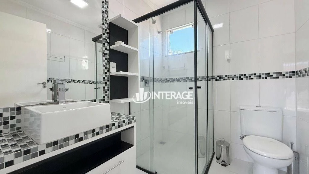 3-bedroom house with a grill on the balcony in Curitiba — photo 32