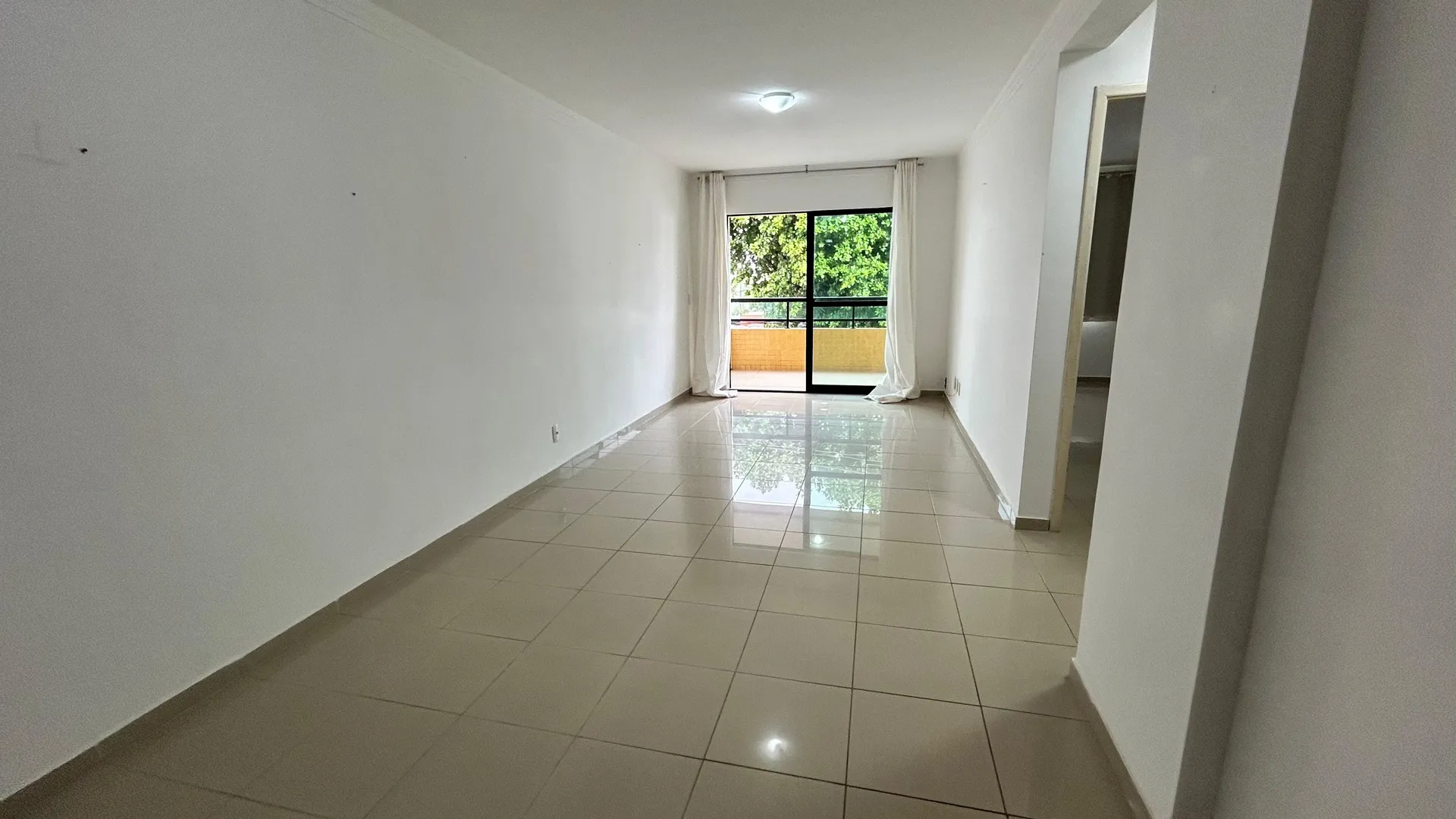 70 m² apartment with 2 bedrooms and laundry area — photo 3