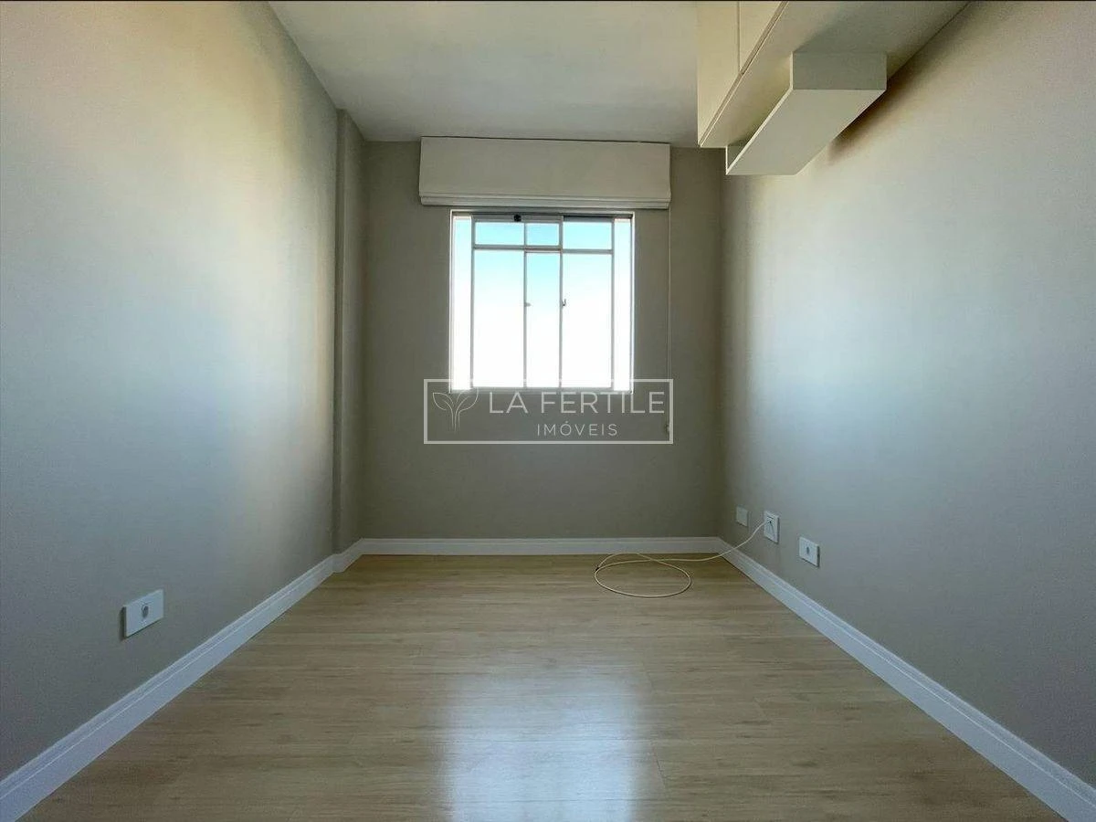 Furnished apartment, 55 m², with wood or laminate floors — photo 7