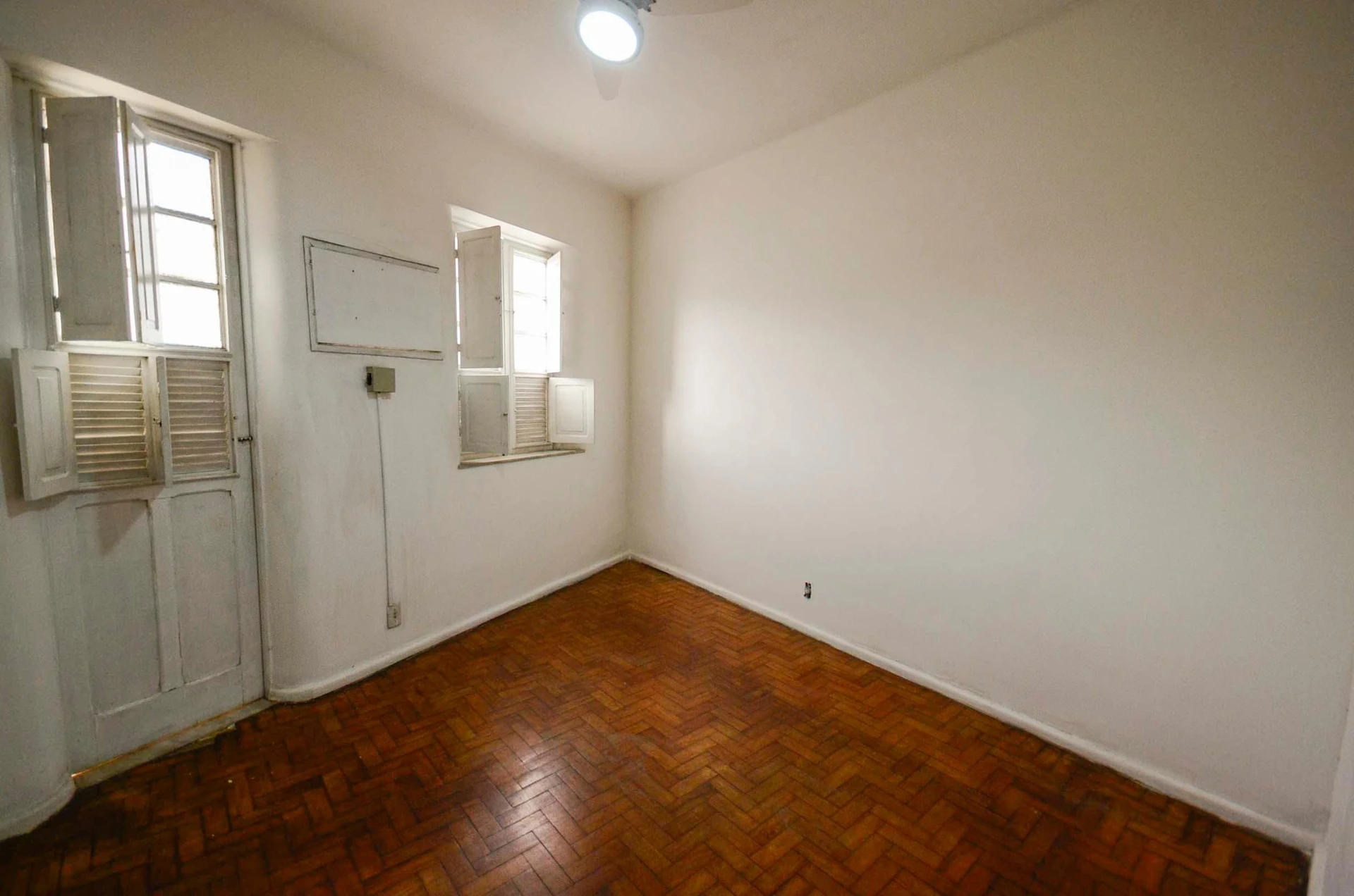 Rental apartment with 2 bedrooms and a balcony — photo 23