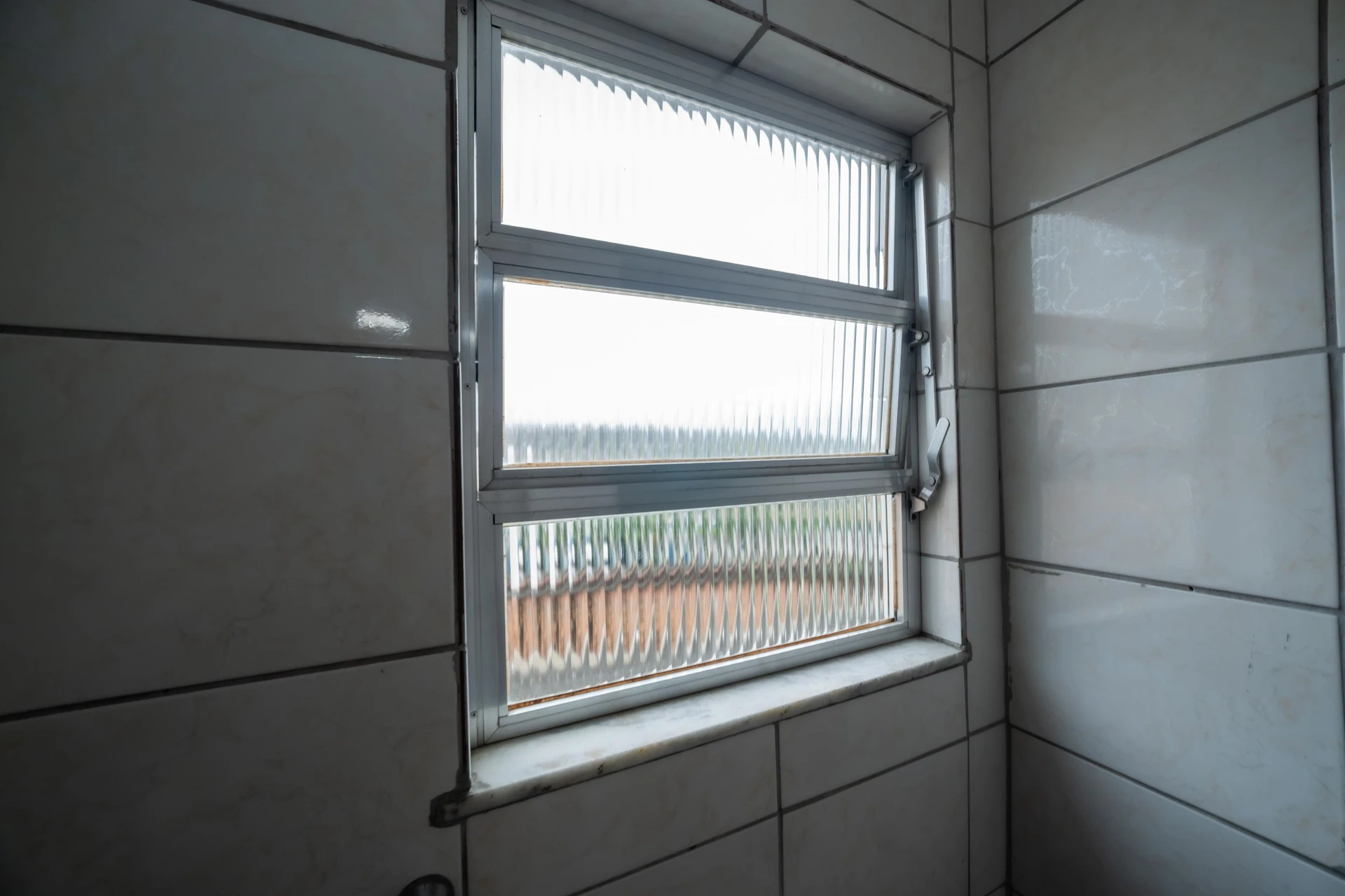 Unfurnished house with 2 bedrooms, yard and balcony — photo 2