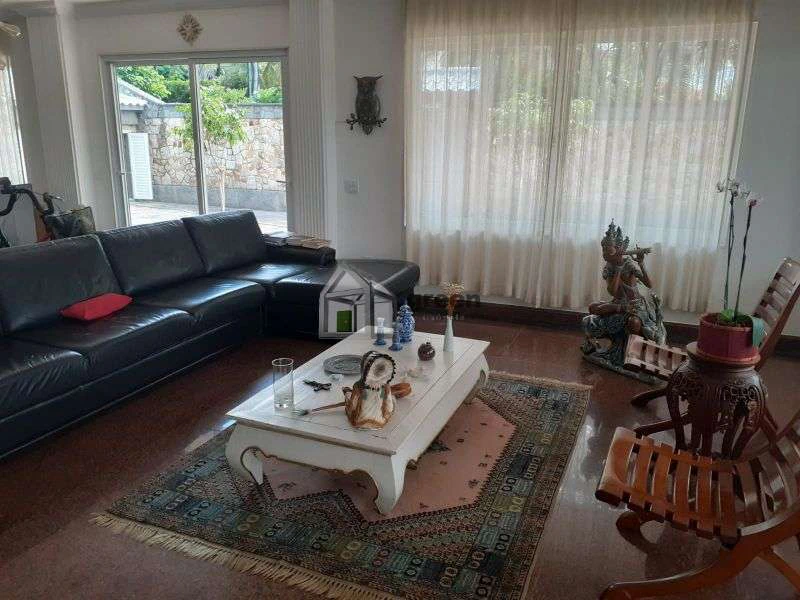 Furnished 5-bedroom house with open-air pool and sauna