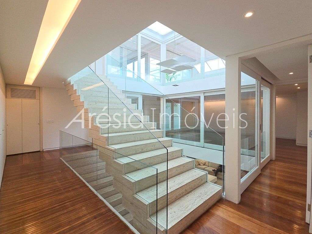 House with 3 en-suite bedrooms and 8 bathrooms 1100 m² — photo 16