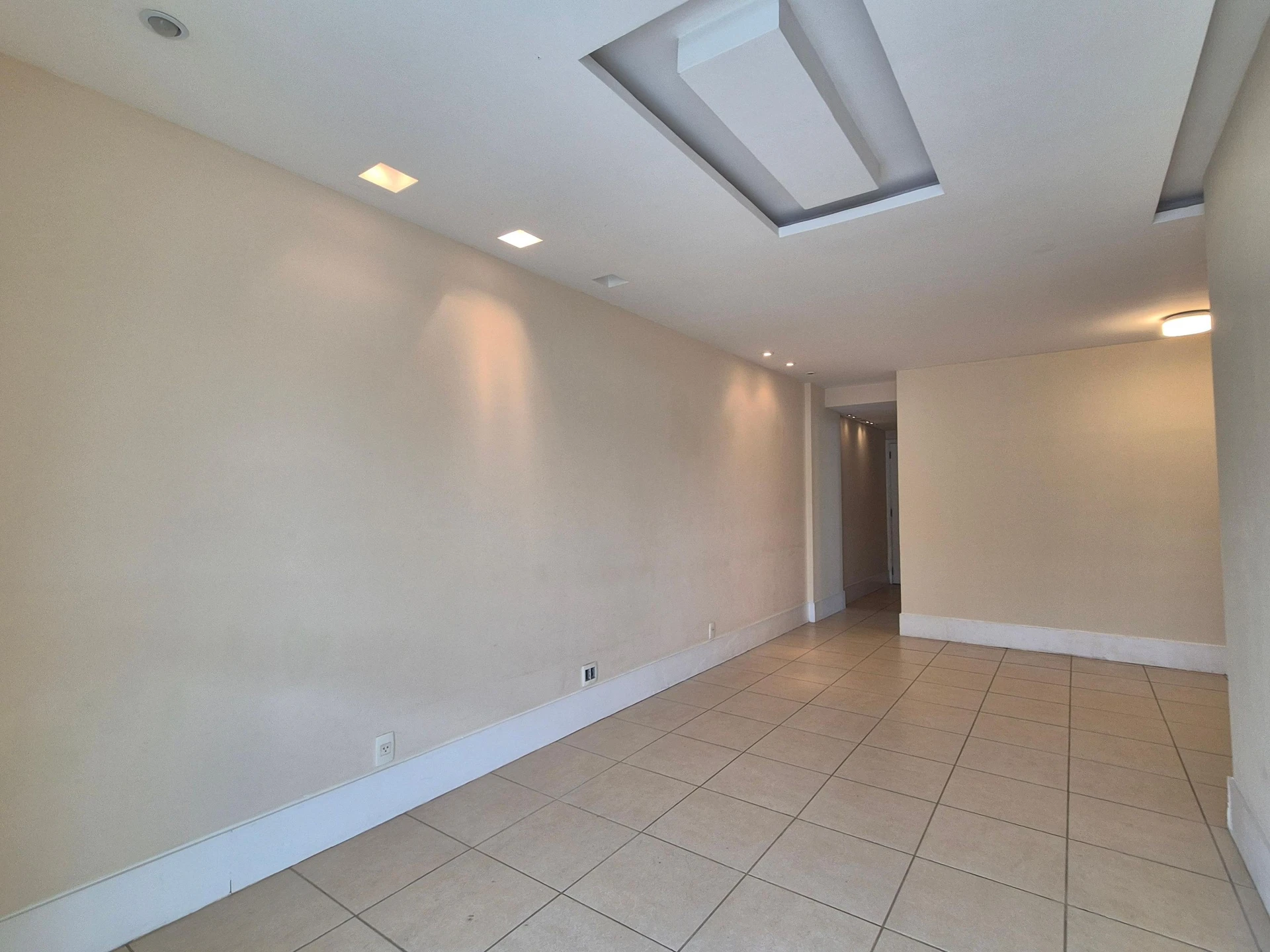 91 m² apartment with a home office and a mountain view — photo 37