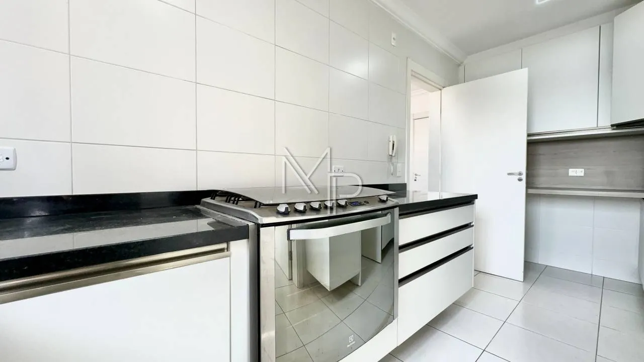 3-bedroom apartment with a grill on the balcony — photo 13