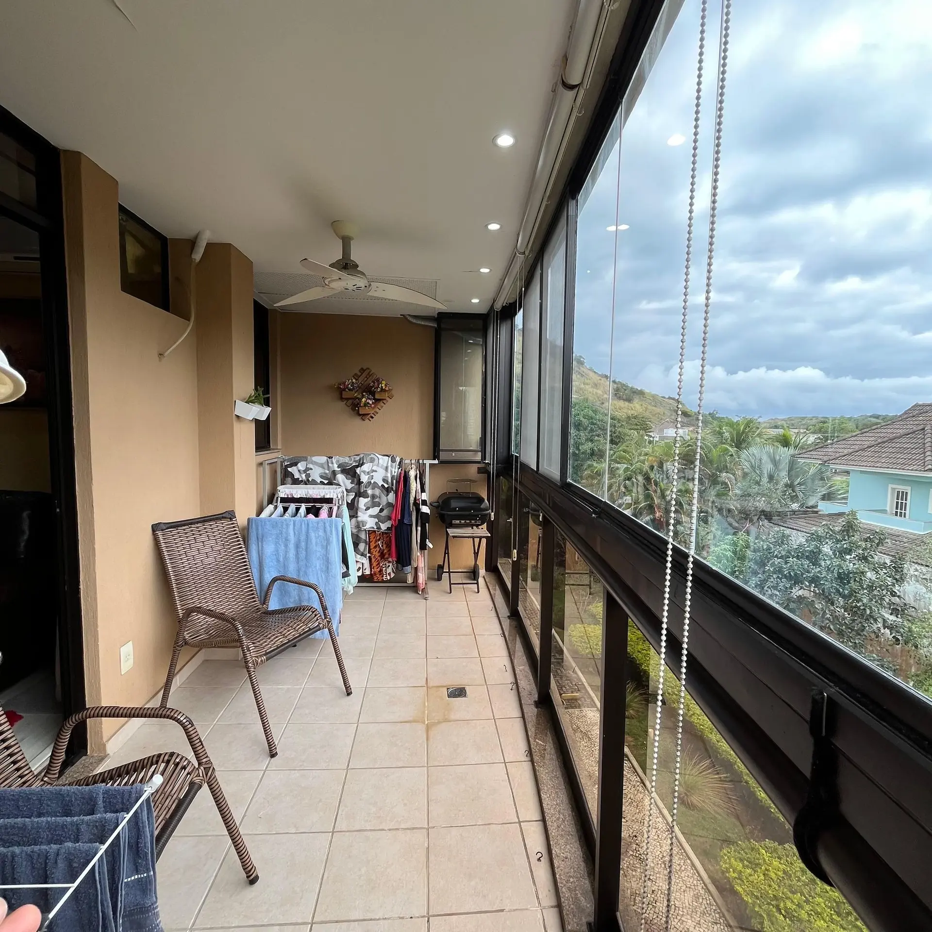 Apartamento mobiliado com 2 quartos e varanda envidraçada — photo 3