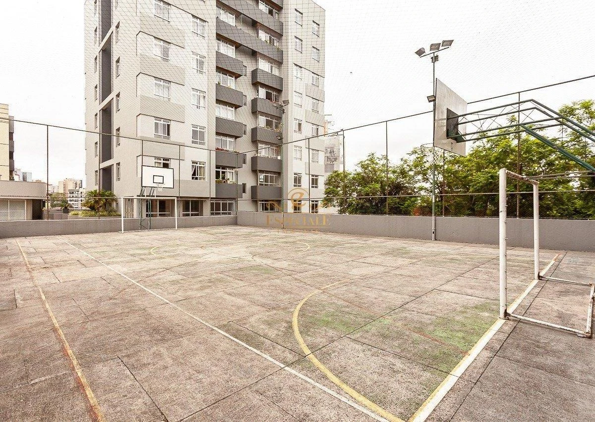 3-bedroom apartment with wood or laminate floors in Curitiba — photo 22