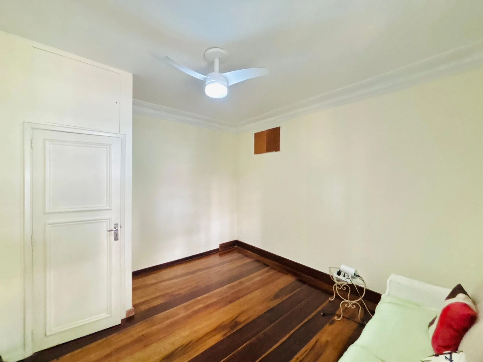 Furnished house, 380 m², with a grill on the balcony — photo 10