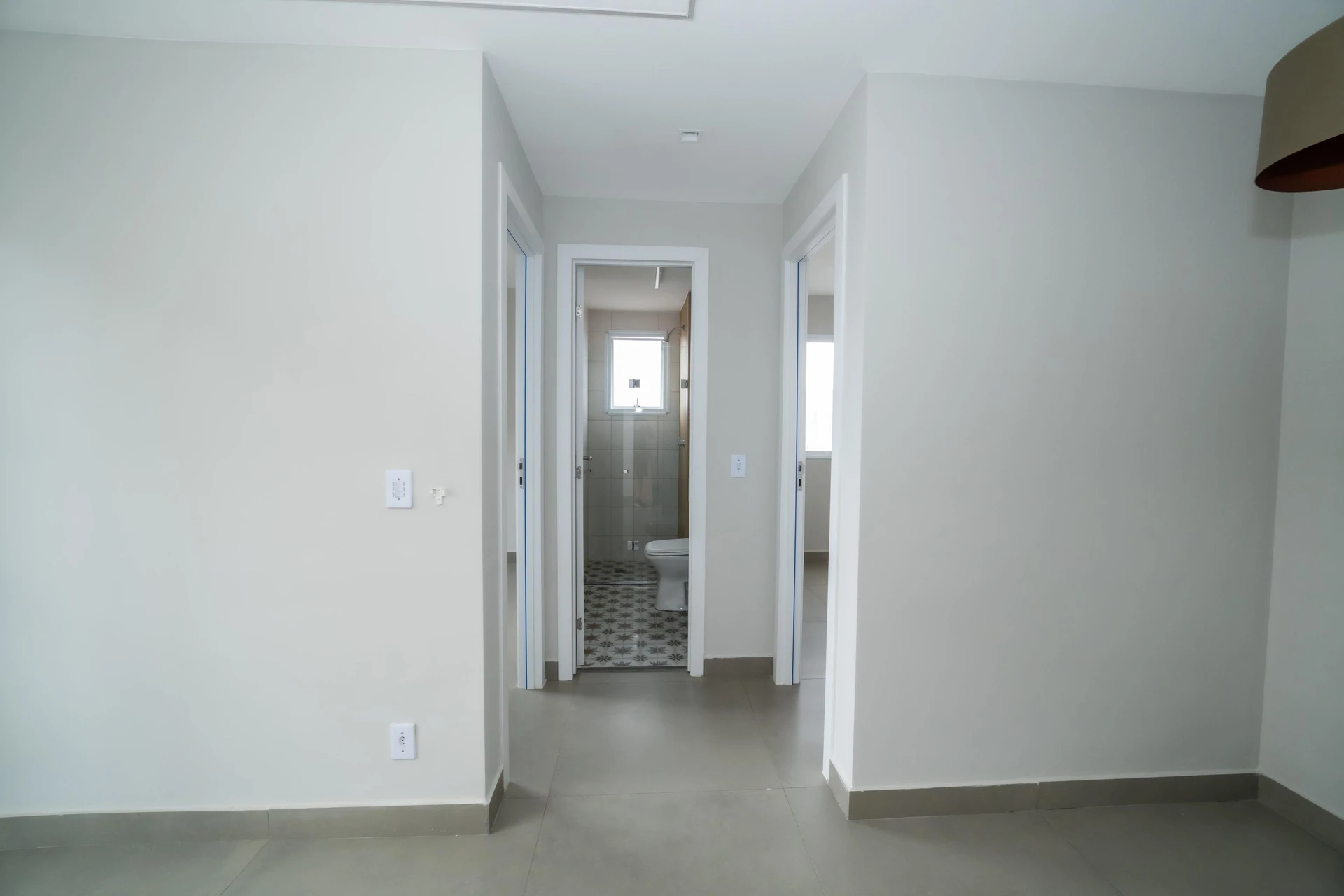 2-bedroom apartment in a building with a gym — photo 27