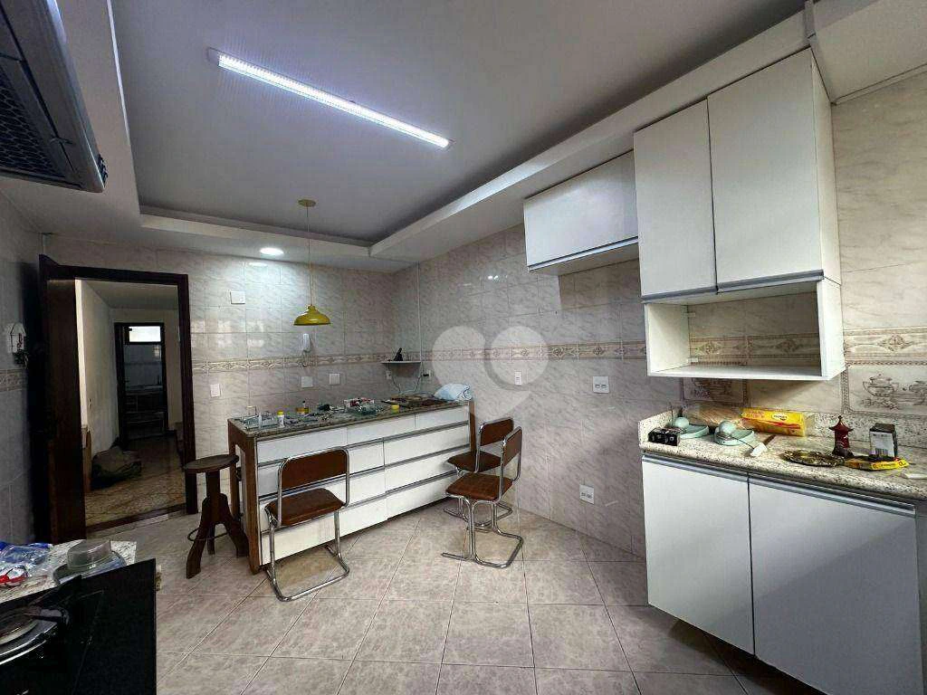 House with 3 bedrooms and 600 m², 4 parking spots — photo 30