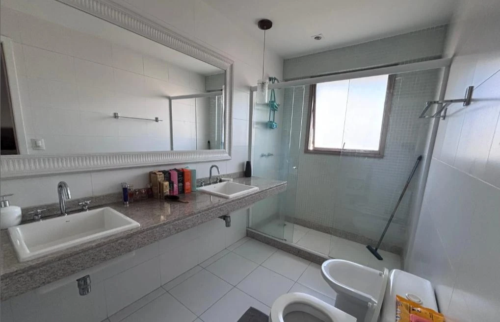 206 m² apartment with a washing machine and a home office — photo 34
