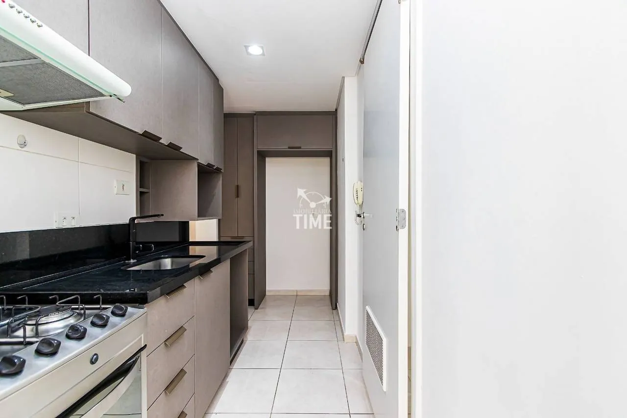 Wood or laminate floors in a 3-bedroom apartment, 78 m² — photo 13