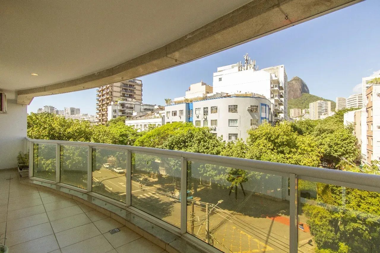 Furnished 100 m² apartment with a bedroom en-suite — photo 45