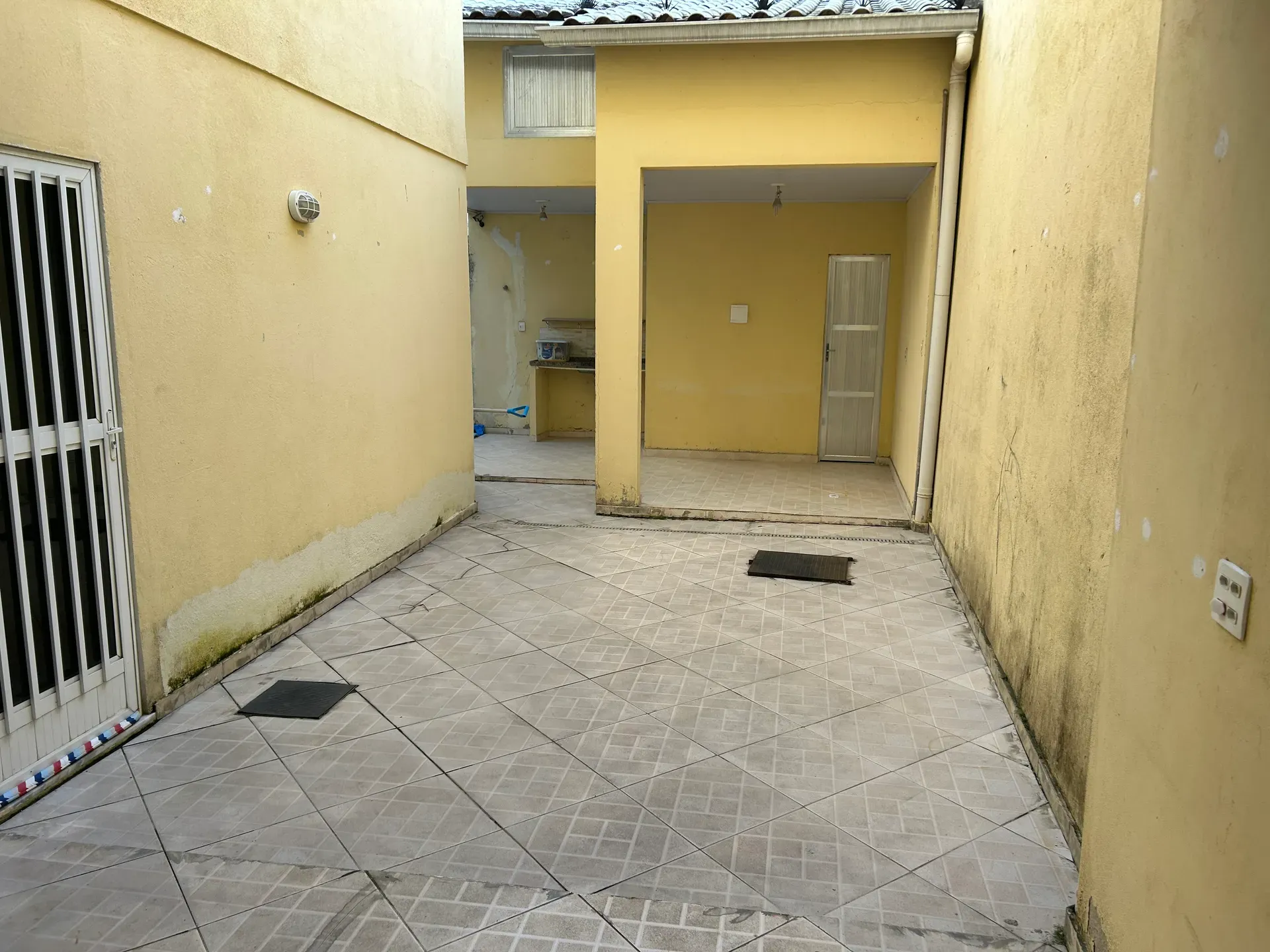 Garden in a 4-bedroom house, 220 m² — photo 20