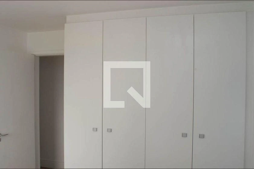 Furnished apartment, 105 m², with floor-to-ceiling windows — photo 17