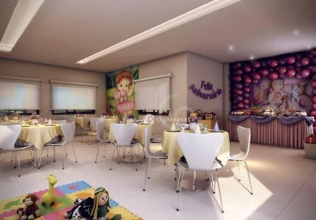 Balcony with a grill in a 3-bedroom apartment, 120 m² — photo 48