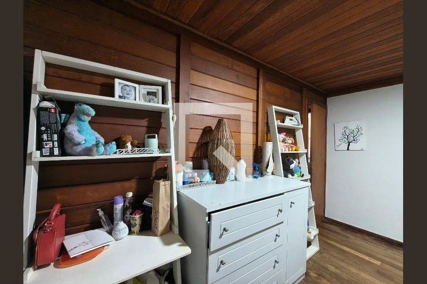 3-bedroom house with a walk-in closet — photo 16