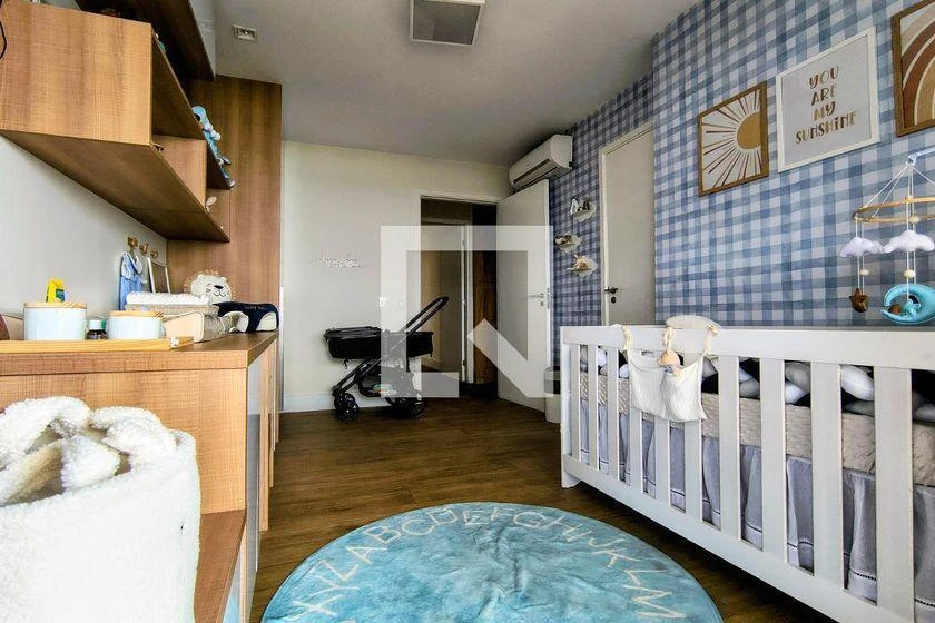 160 m² rental apartment with 4 en-suite rooms and balcony — photo 26