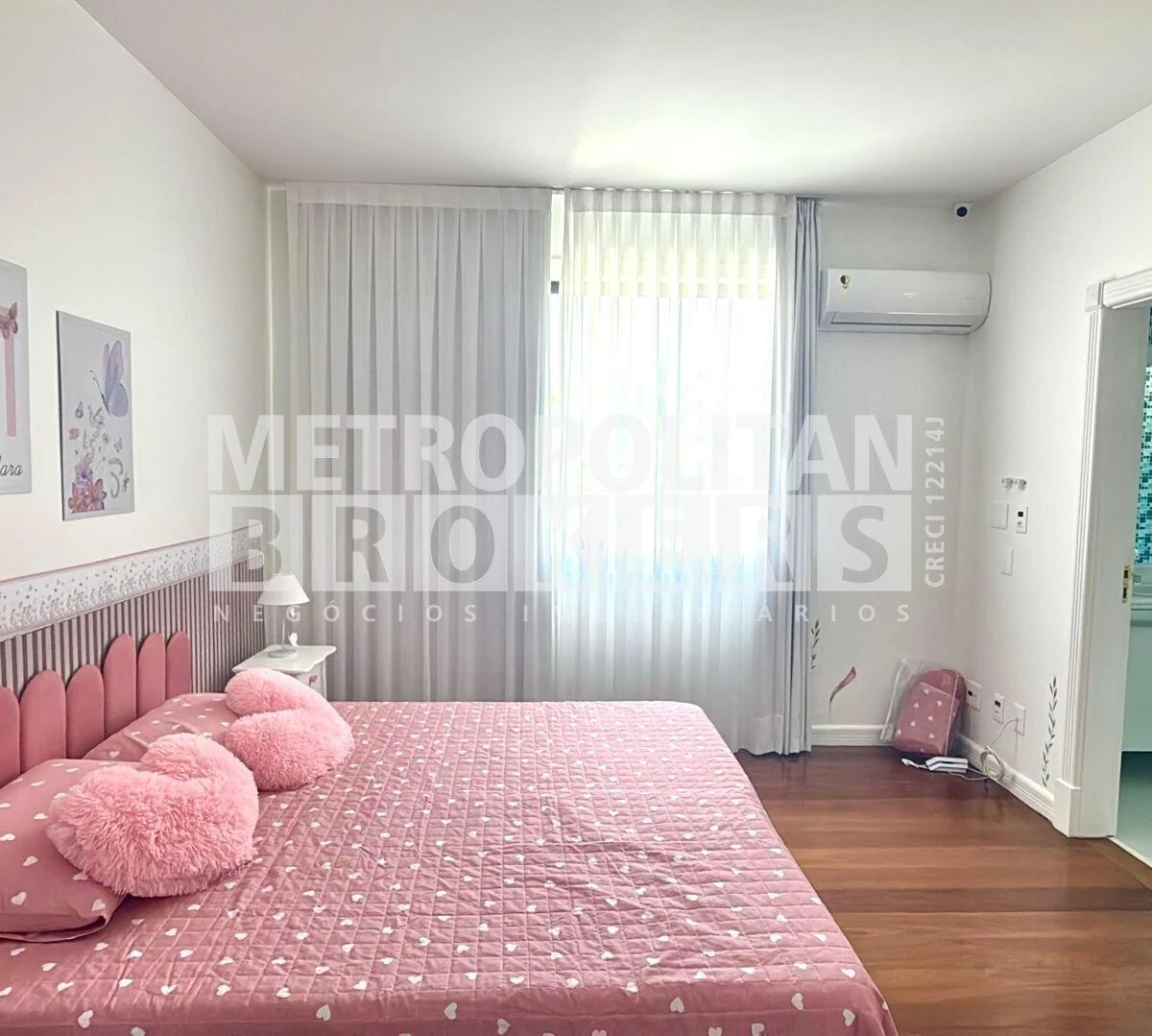 Furnished house with 7 bedrooms, 5 en-suites and 1020 m² — photo 3