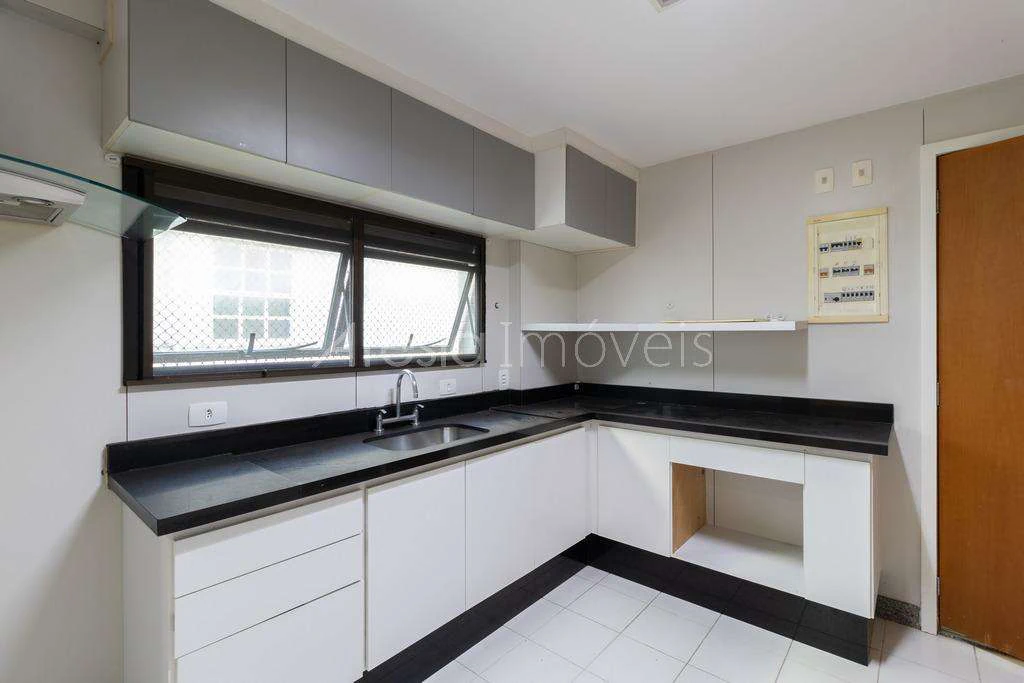 160 m² apartment with 3 en-suite bedrooms and 2 spots — photo 5