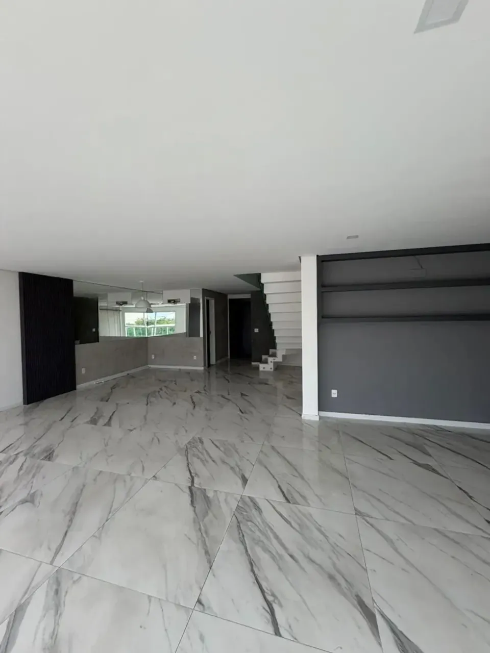 Apartamento com 3 quartos e 5 banheiros — photo 2