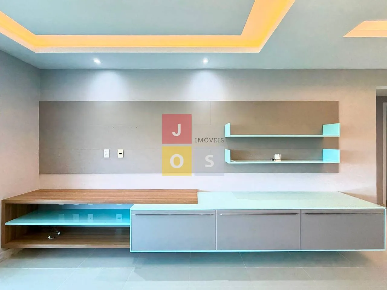 Furnished 4-bedroom suite apartment with 156 m² — photo 52