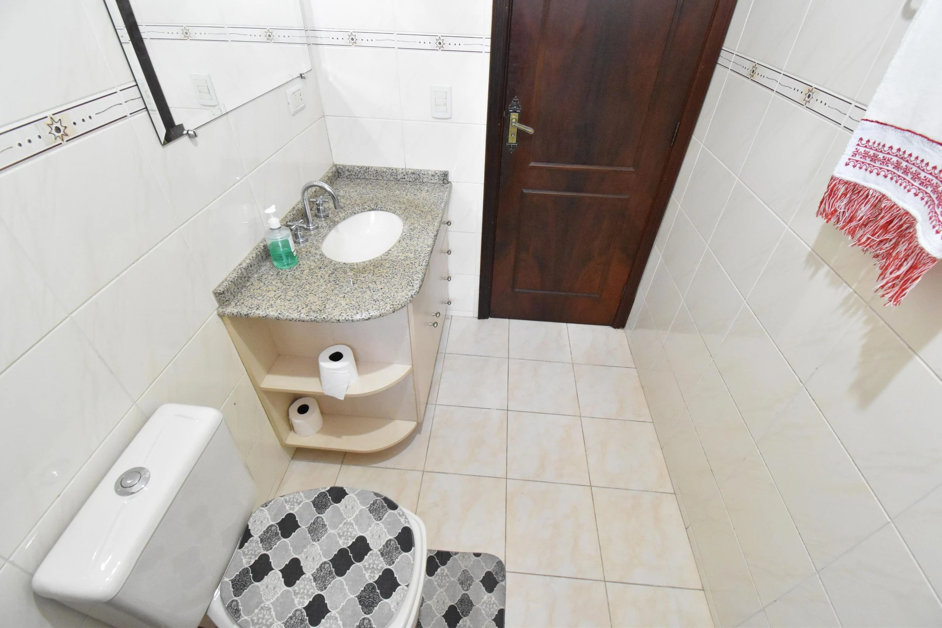 Будинок із 3 спальнями та джакузі — photo 48