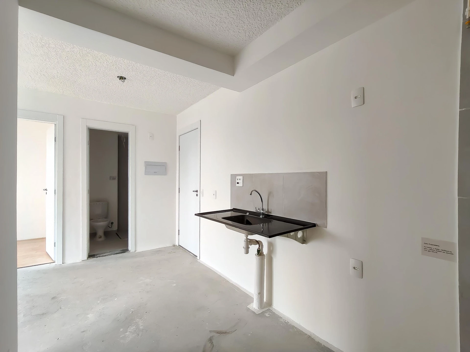 Apartment, 38 m², with a glass-enclosed balcony — photo 2