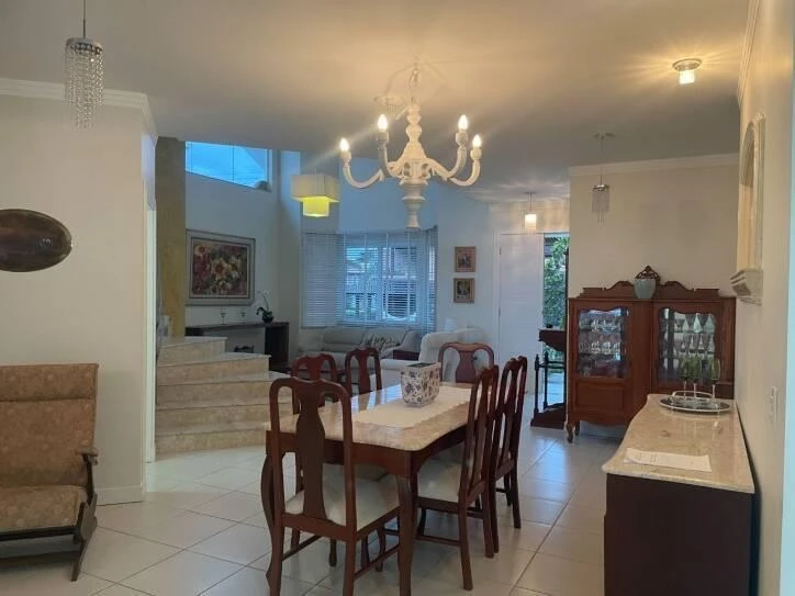 Ванна та 4 спальні: будинок 258 м² — photo 14