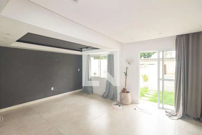 2-bedroom house with a glass-enclosed balcony