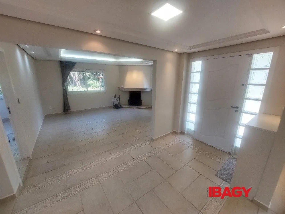 Furnished house with 5 bedrooms on 5200 m² — photo 27