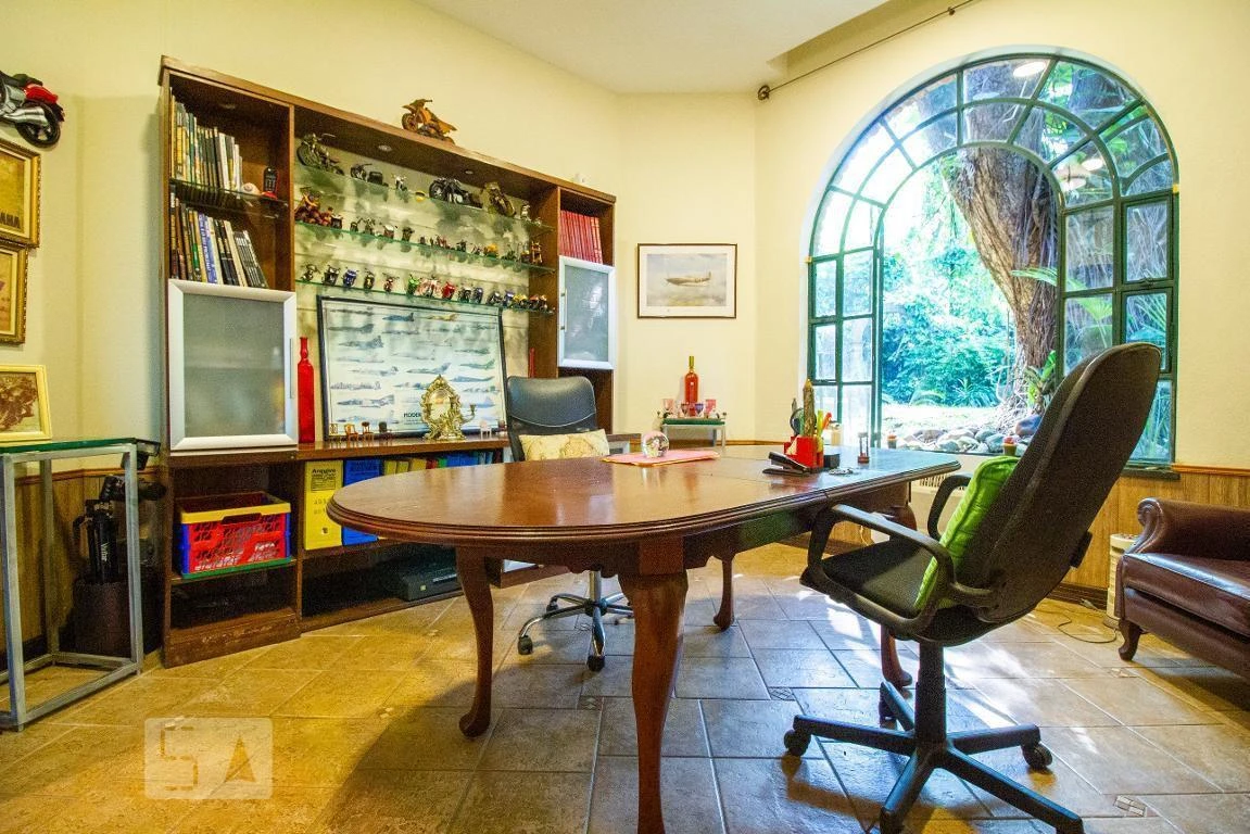 Casa de 600 m² com 4 quartos, 2 suítes e 5 banheiros — photo 33