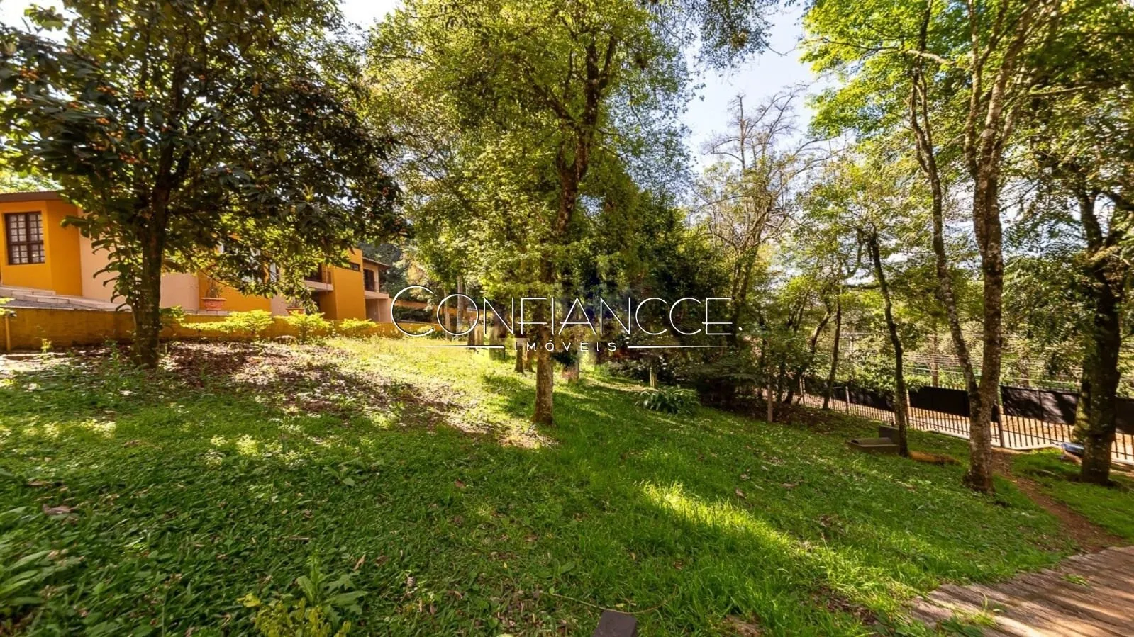 House with 4 en-suite bedrooms and private garden — photo 23
