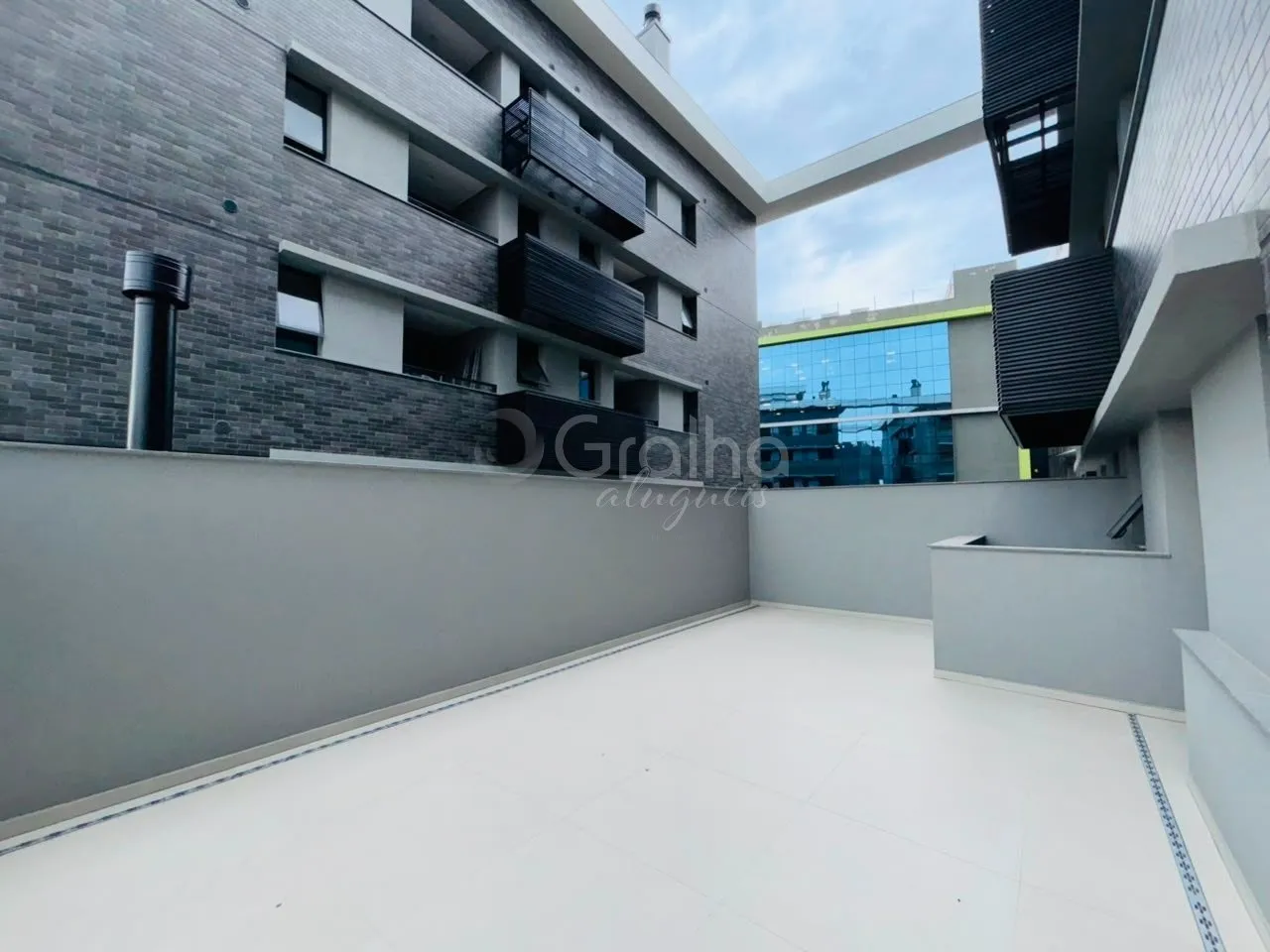 Furnished 2 en-suite apartment with 155 m² — photo 20