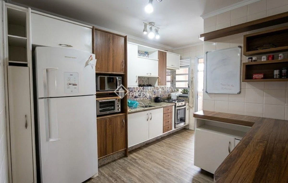 3-bedroom apartment with a washing machine — photo 2
