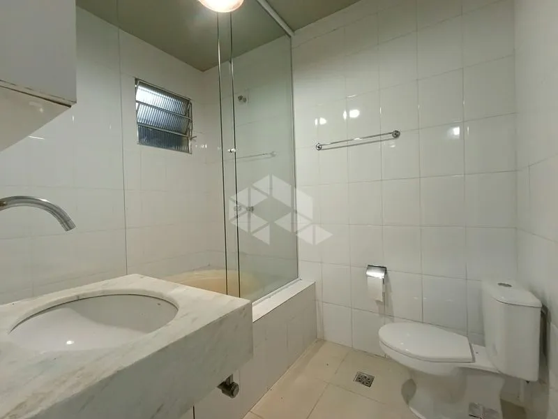 4-bedroom house with a bathtub in Florianópolis — photo 37