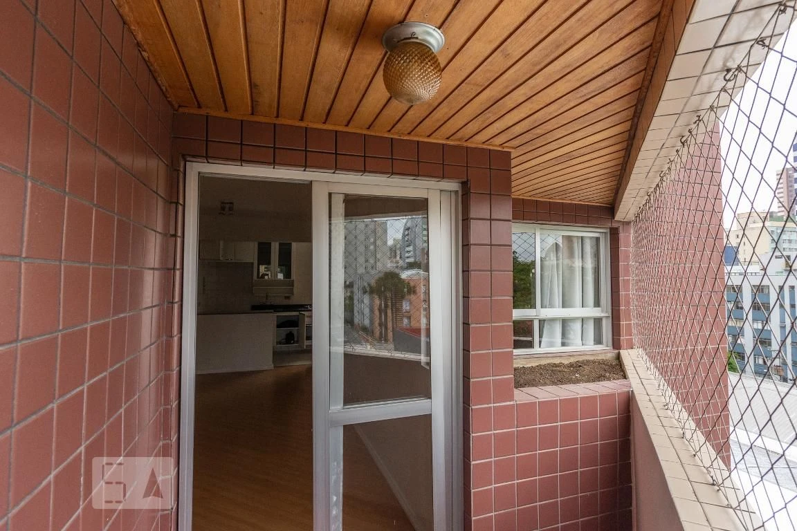 Apartamento com piso de madeira ou laminado, Centro — photo 17