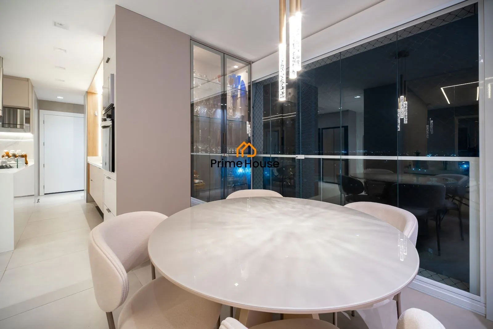 Furnished 4-bedroom apartment with 266 m² — photo 30