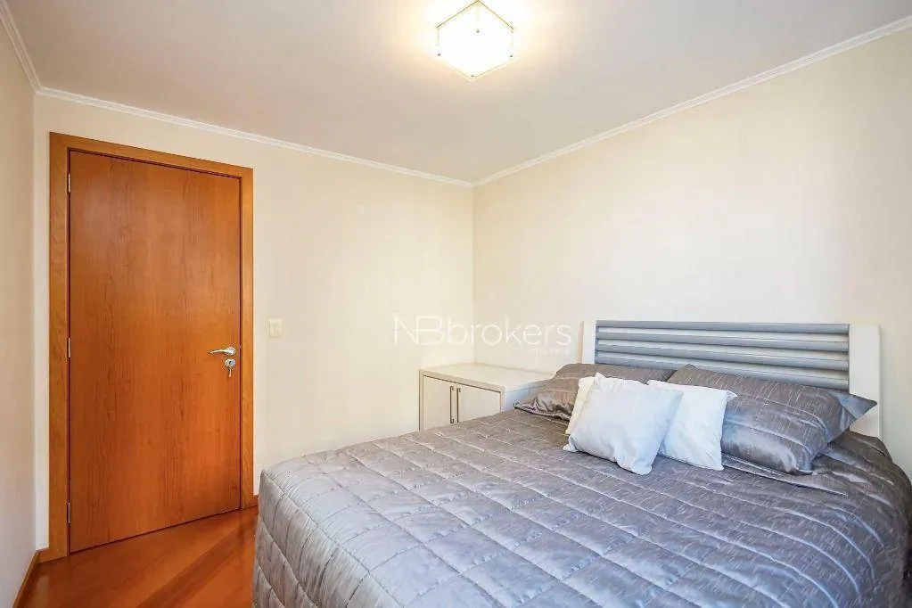3-bedroom apartment with a walk-in closet — photo 44