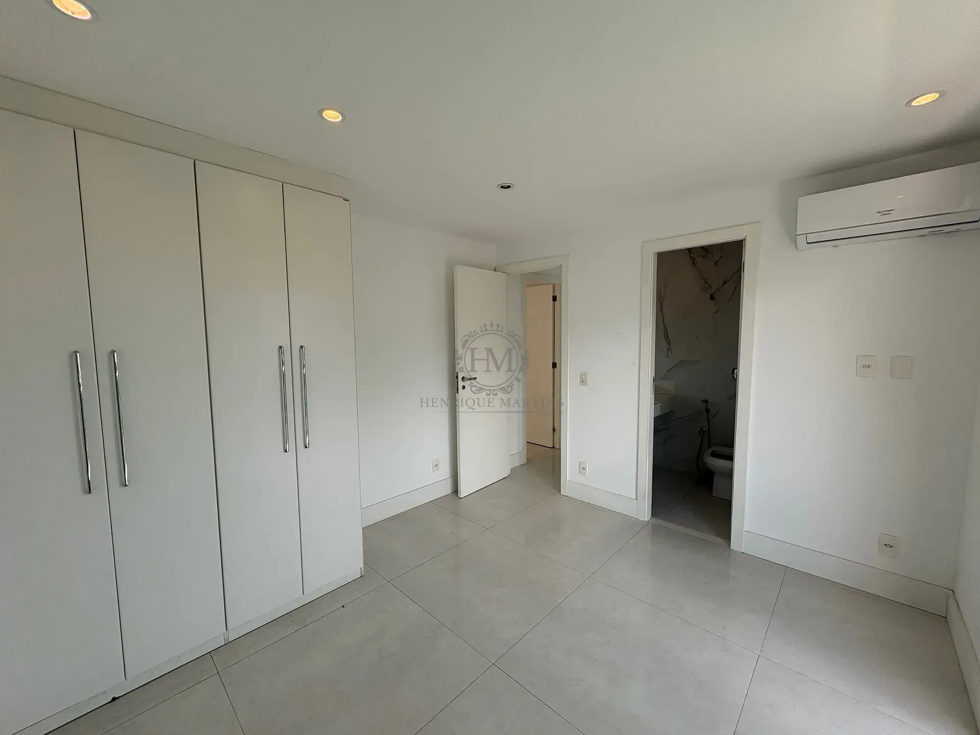 Triplex penthouse with 3 bedrooms and water view — photo 28