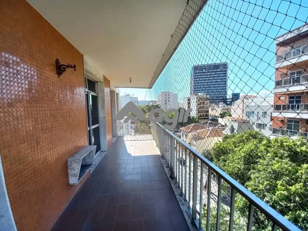 4-bedroom apartment with balcony and 2 parking spots — photo 24