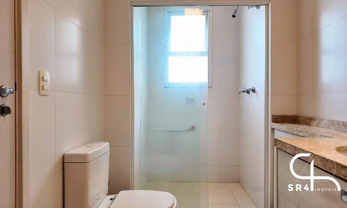 Furnished 186 m² apartment with 4 bedrooms and 2 en-suites — photo 8