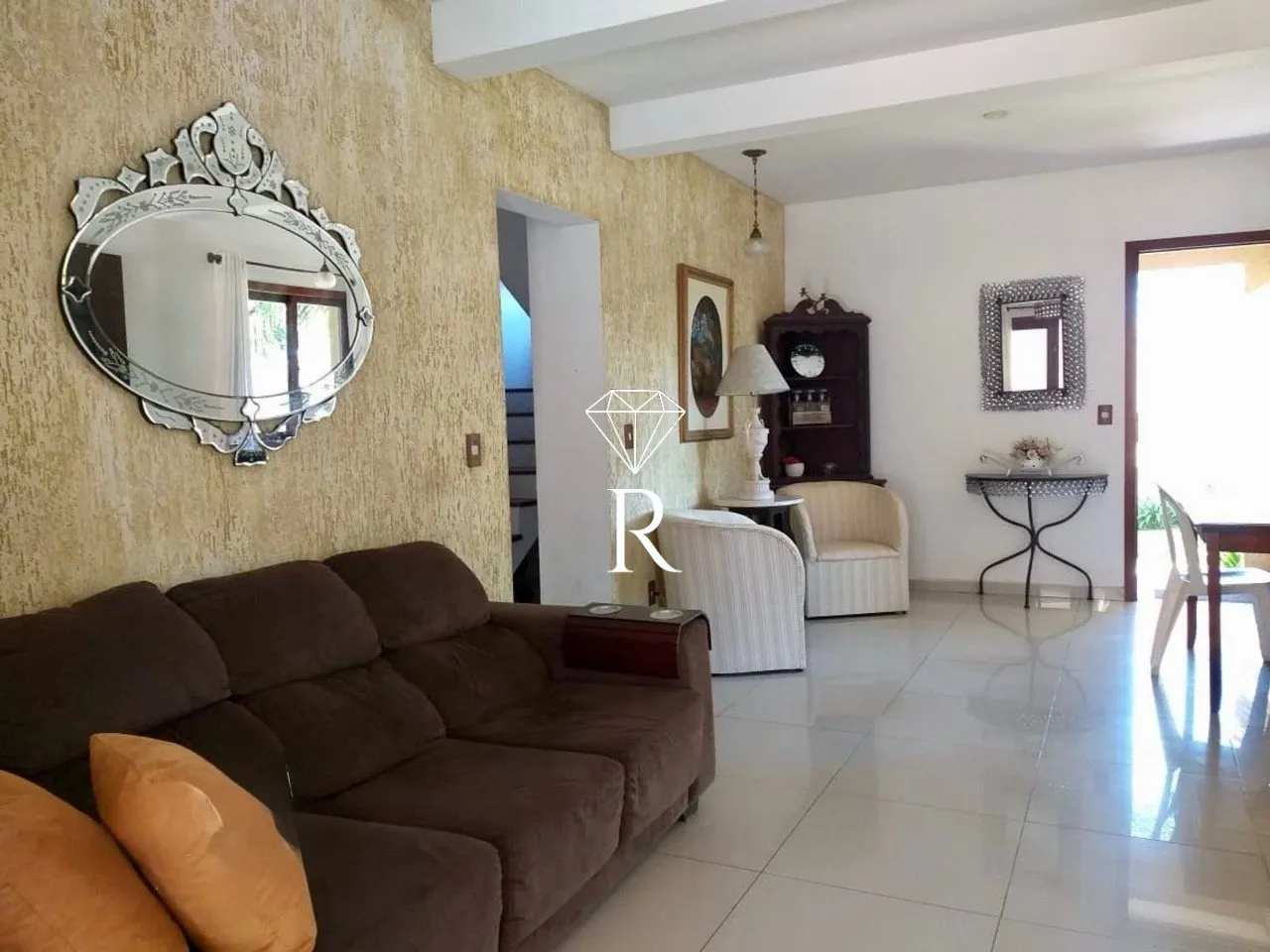 Casa de 6 dormitorios con balcón y parrilla — photo 13