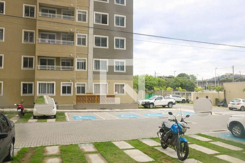 2-bedroom apartment in a building with a pool — photo 24