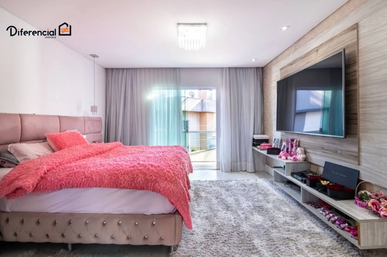 Floor-to-ceiling windows in a 2-bedroom house, 300 m² — photo 3