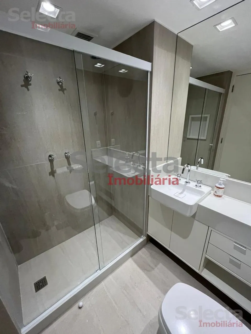 Furnished apartment with 2 bedrooms and 2 bathrooms — photo 6