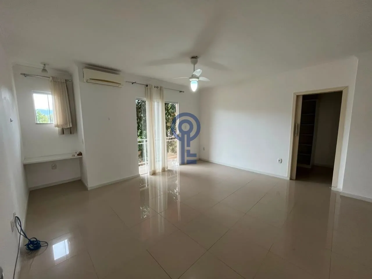 Furnished house, 200 m², with a walk-in closet — photo 4