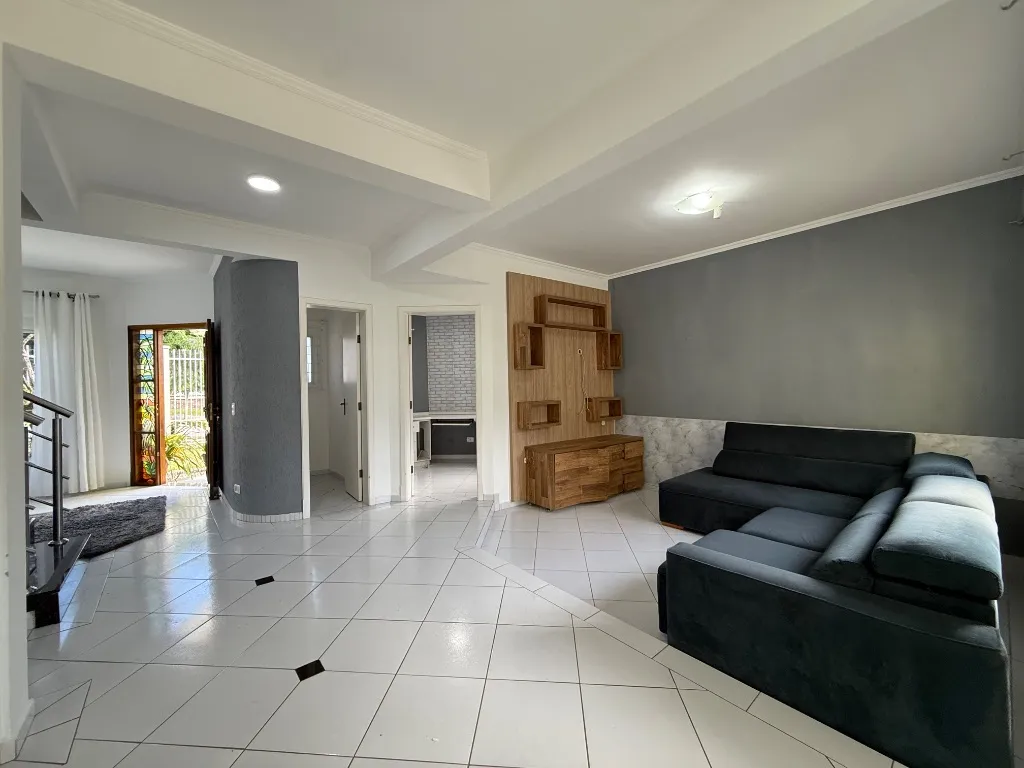 3-bedroom house with a bathtub in Curitiba — photo 16